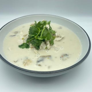 P11 Tom Kha**